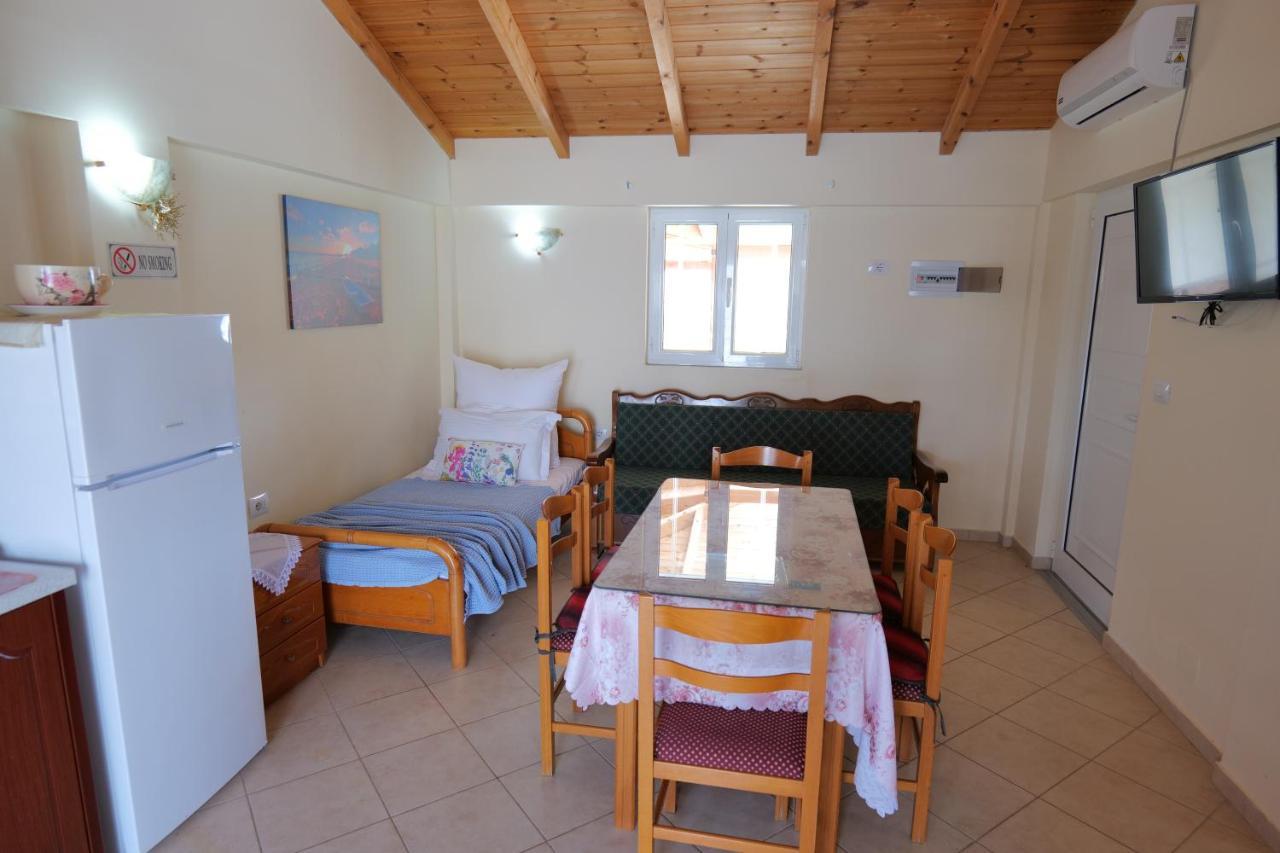 Kristal Apartments Εξαμίλιο Εξωτερικό φωτογραφία