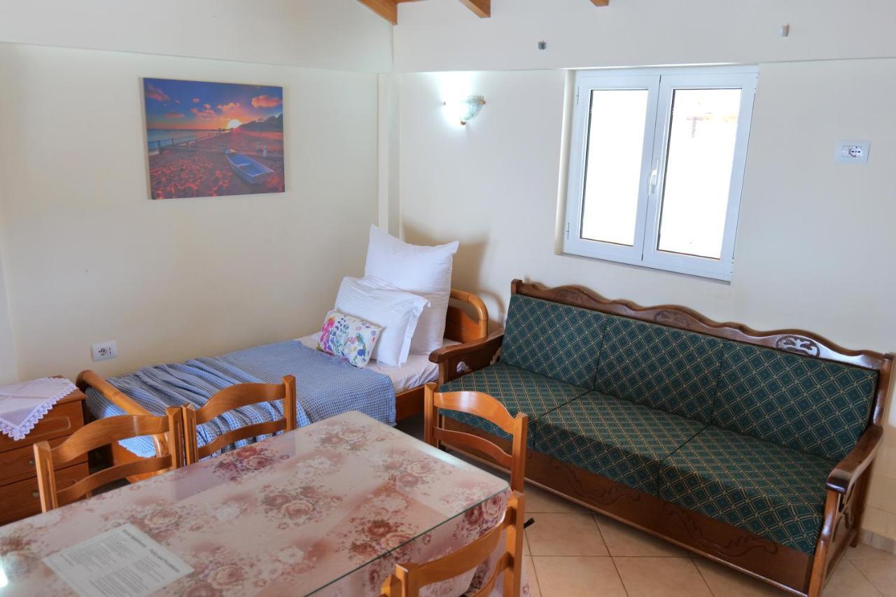Kristal Apartments Εξαμίλιο Εξωτερικό φωτογραφία